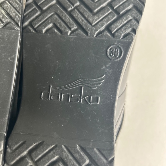 Dansko Black Patent Leather Clogs size EUR 38, US 7.5 - Picture 11 of 16